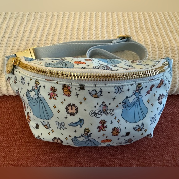 Stoney Clover Lane Cinderella Countdown to Midnight Fanny Pack used once. - Picture 3 of 6